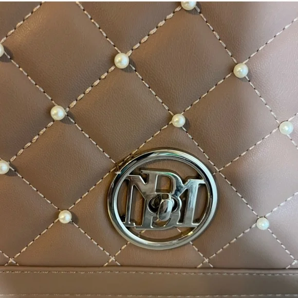 NWT Badgley Mischka pearled crossbody - Picture 3 of 4